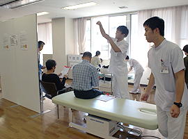体験コーナー(立ち上がりテストなど)